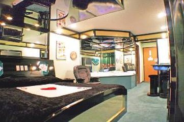 Designer Inn & Suites - Toledo, IA