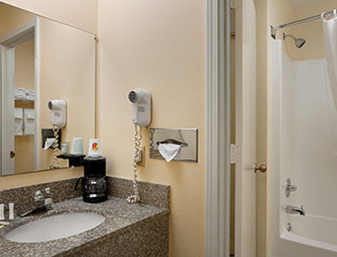 Executive Inn - Columbia City, IN