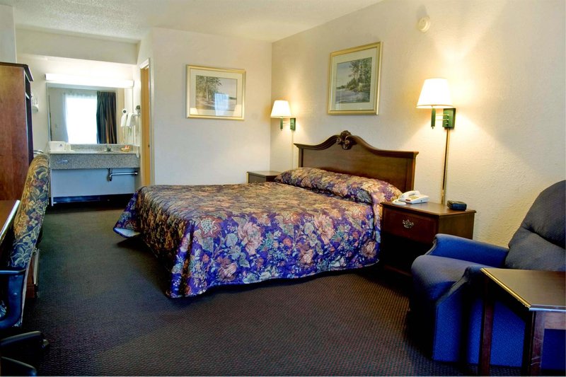 Americas Best Value Inn - Selma, AL