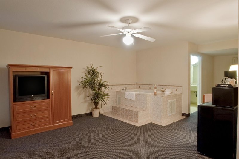 Americas Best Value Inn - Westmorland, CA