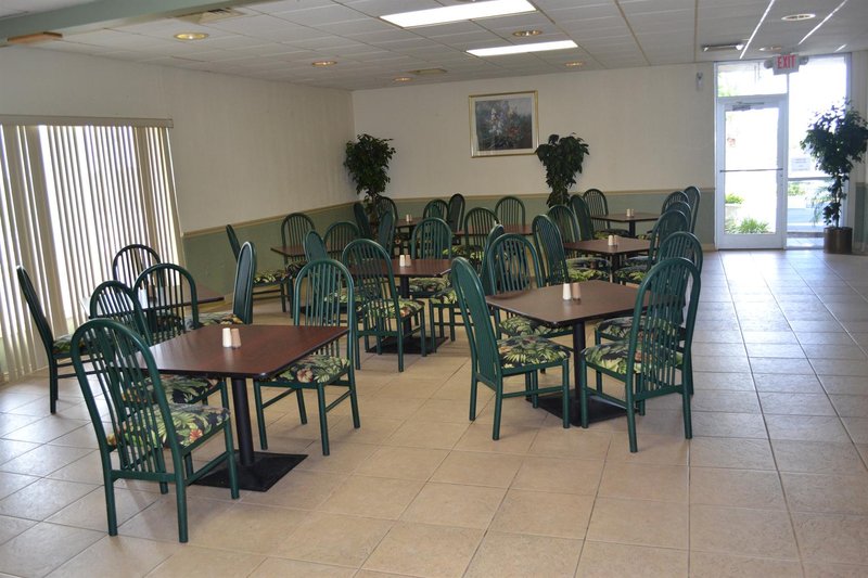Econo Lodge Space Center - Cocoa, FL