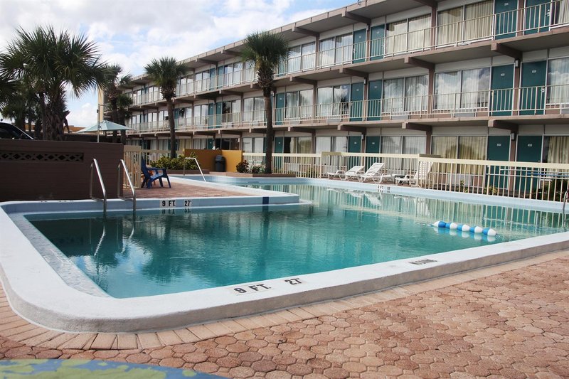 Econo Lodge Space Center - Cocoa, FL