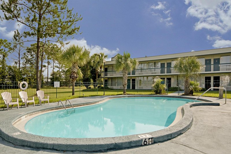 Americas Best Value Inn - Marianna, FL