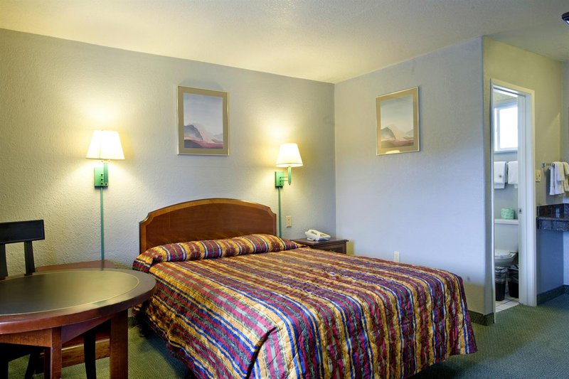Americas Best Value Inn - Seaside, CA