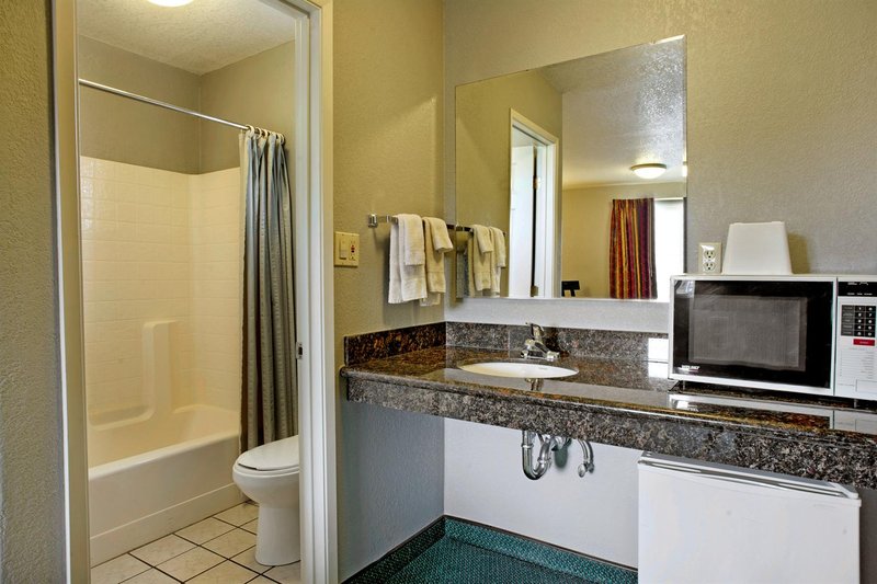 Americas Best Value Inn - Seaside, CA