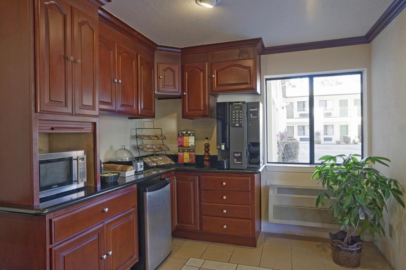 Americas Best Value Inn & Suites - Santa Rosa, CA