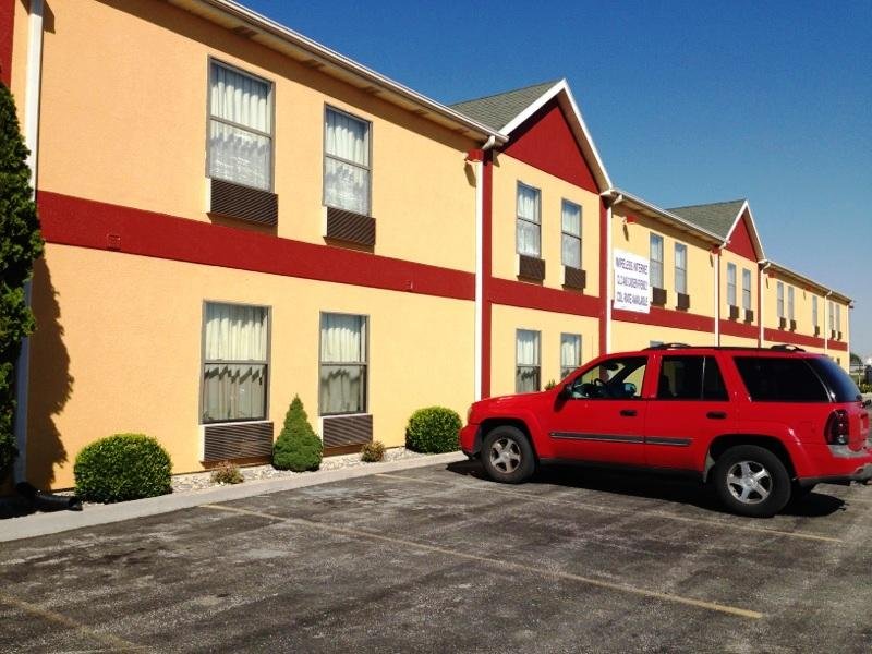 Americas Best Value Inn - Warren, IN
