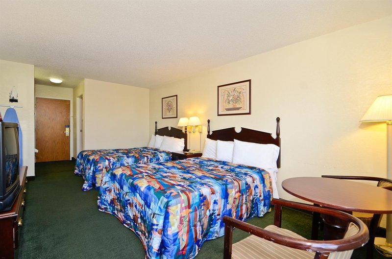 Americas Best Value Inn - Warren, IN