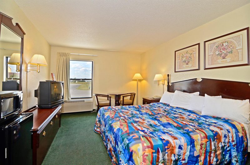 Americas Best Value Inn - Warren, IN