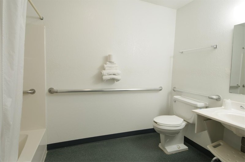 Americas Best Value Inn - Great Bend, KS