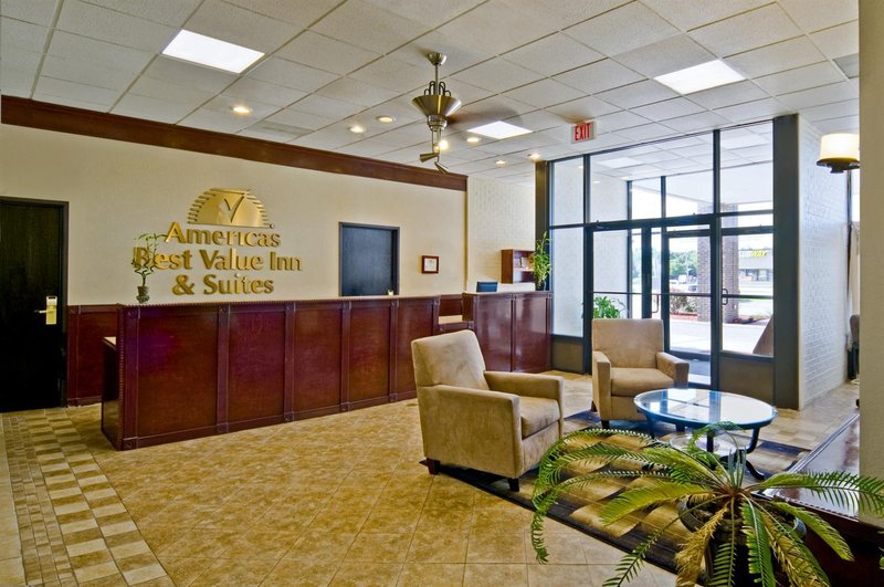 Americas Best Value Inn & Suites-Hesston - Hesston, KS