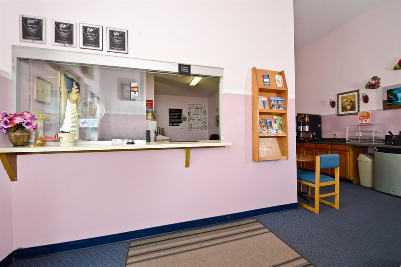 Americas Best Value Inn - McPherson, KS