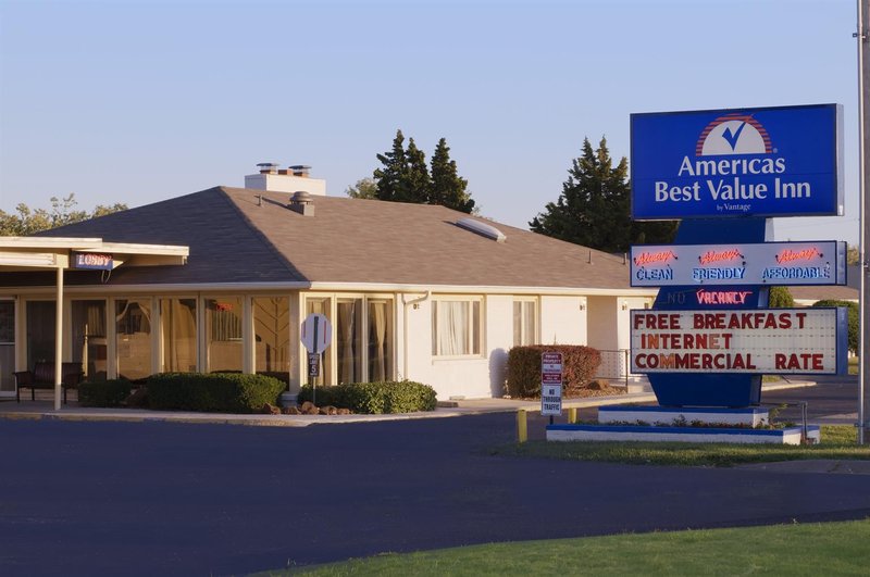Americas Best Value Inn - Salina, KS