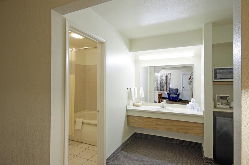 Americas Best Value Inn - Sallisaw, OK