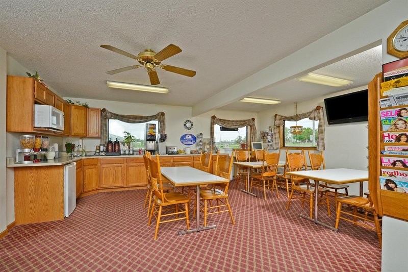 Americas Best Value Inn - Manchester, IA