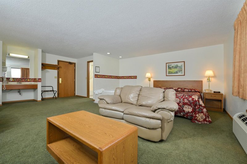 Americas Best Value Inn - Manchester, IA