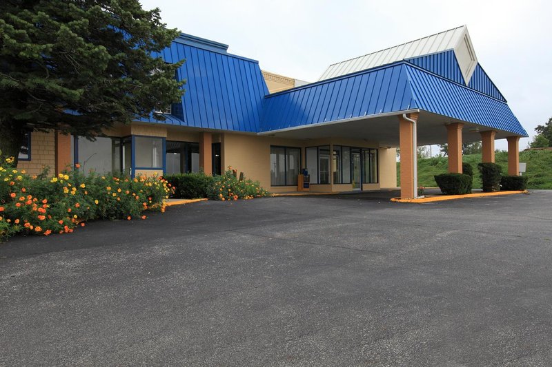 Americas Best Value Inn - Newton, IA