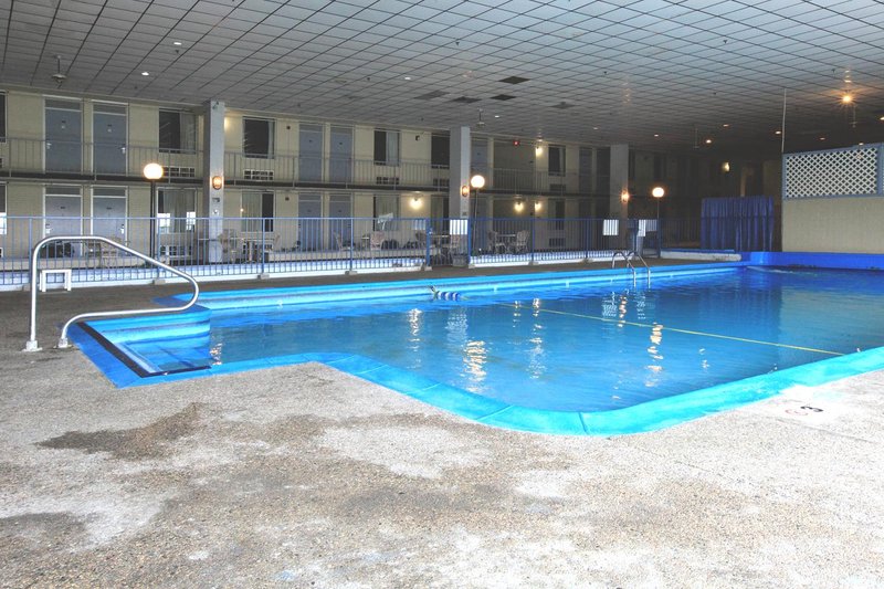 Americas Best Value Inn - Newton, IA