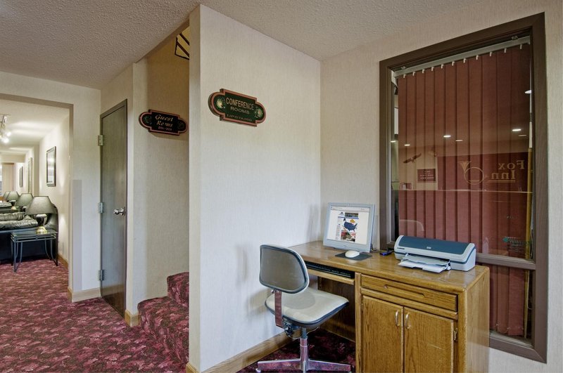 Americas Best Value Inn - Waverly, IA