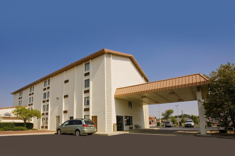 Americas Best Value Inn - Centralia, IL