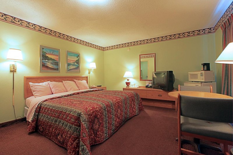 Americas Best Value Inn - Fayetteville, TN