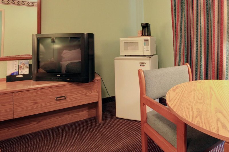 Americas Best Value Inn - Fayetteville, TN