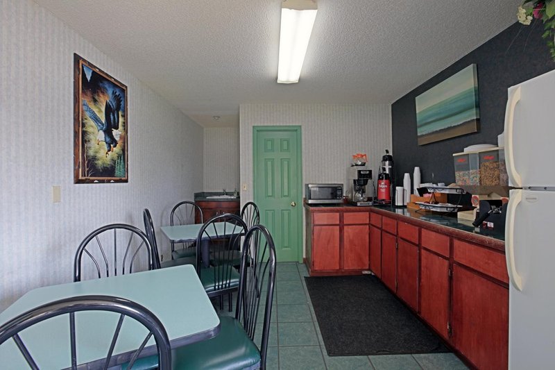 Americas Best Value Inn - Fayetteville, TN