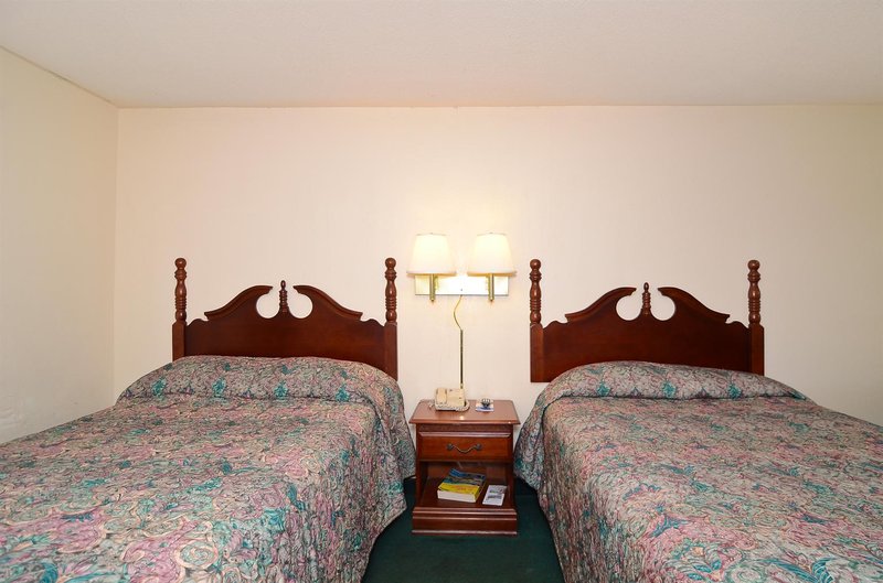 Americas Best Value Inn - Hermitage, TN