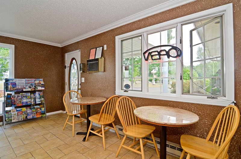 Americas Best Value Inn - Clarence, NY