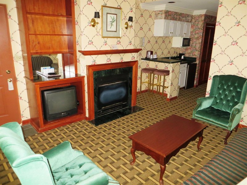 Americas Best Value Inn - Clarence, NY