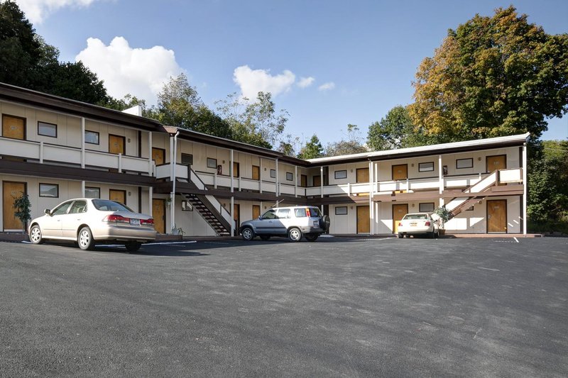 Americas Best Value Inn - Highland, NY