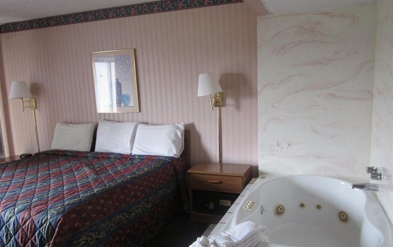 Americas Best Value Inn - Benton Harbor, MI