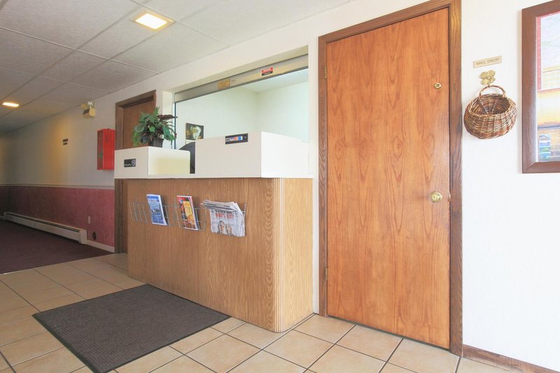 Americas Best Value Inn - Escanaba, MI