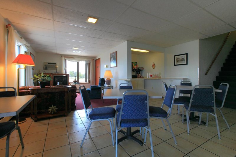 Americas Best Value Inn - Escanaba, MI