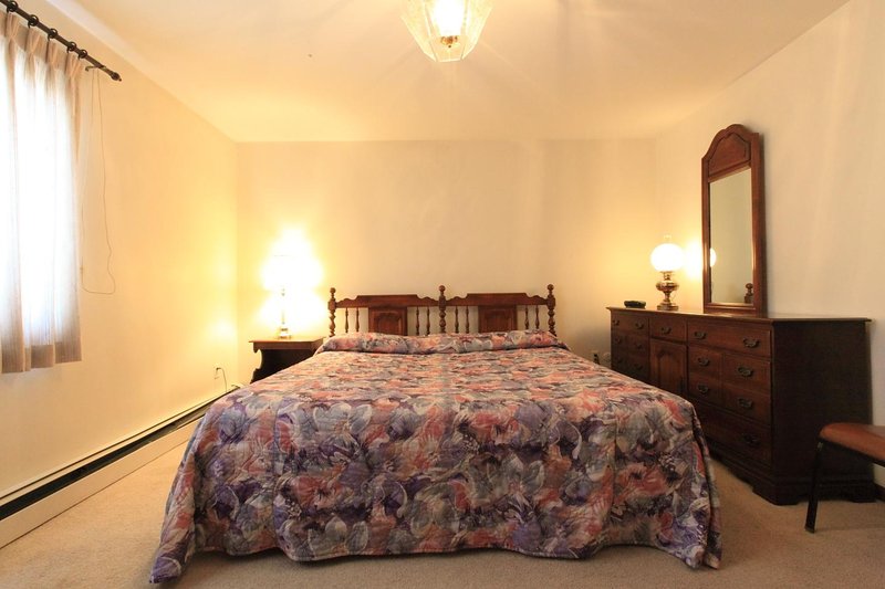 Americas Best Value Inn - Escanaba, MI