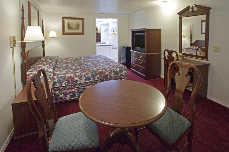 Americas Best Value Inn Lansing - Lansing, MI