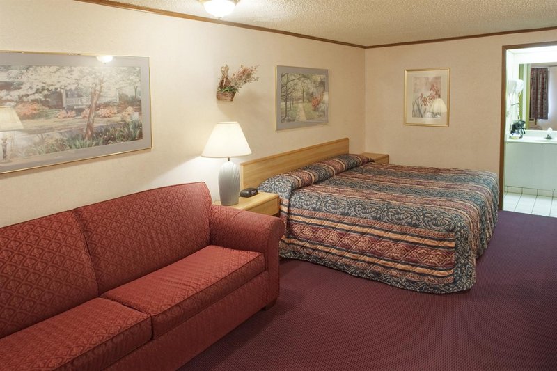 Americas Best Value Inn - Monroe, MI