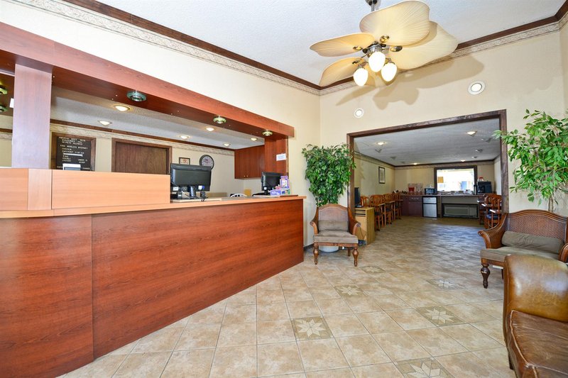 Econo Lodge - Warren, MI