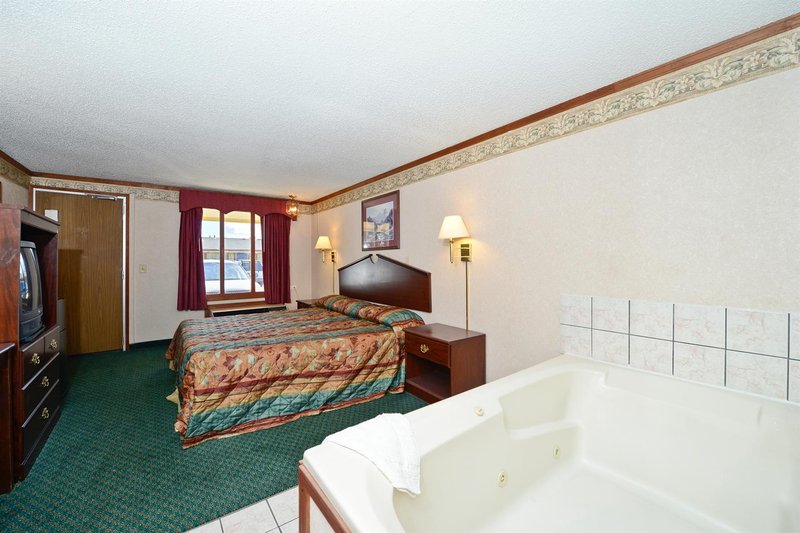 Econo Lodge - Warren, MI