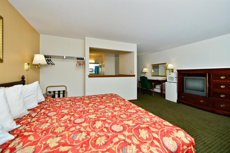 Americas Best Value Inn - Clearwater, MN