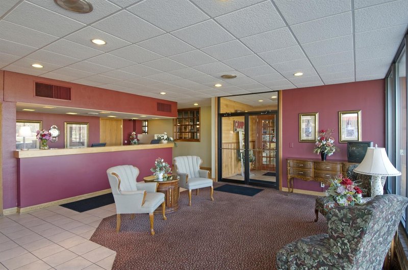 Americas Best Value Inn - Albert Lea, MN