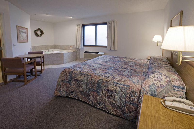 Americas Best Value Inn - Finlayson, MN