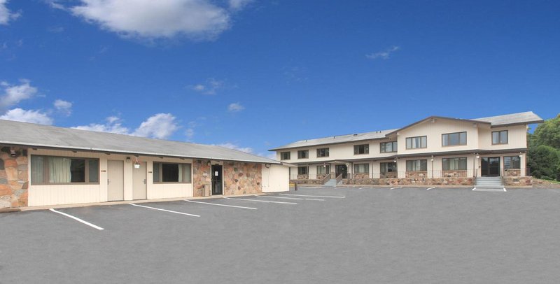 Americas Best Value Inn - Hinckley, MN