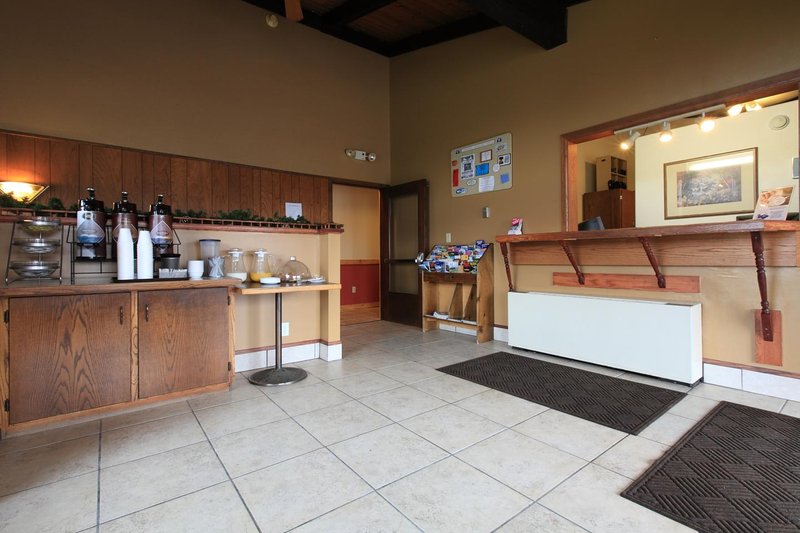 Americas Best Value Inn - Hinckley, MN