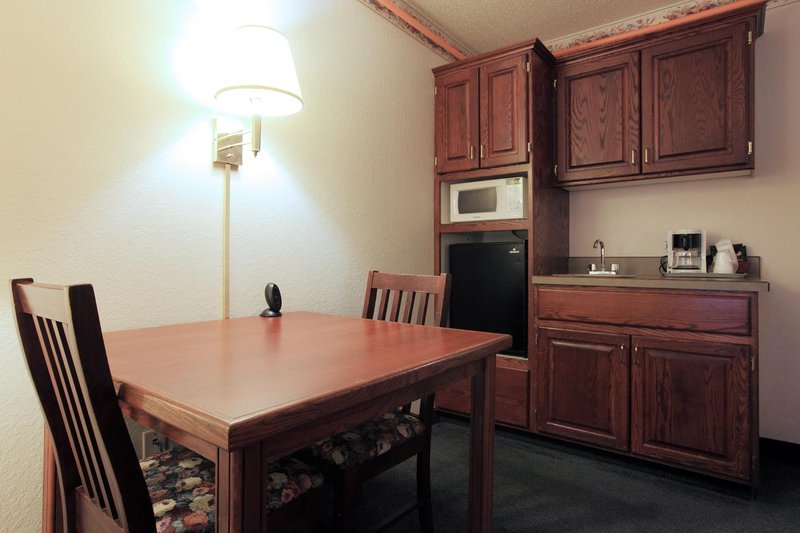Americas Best Value Inn - Northfield, MN