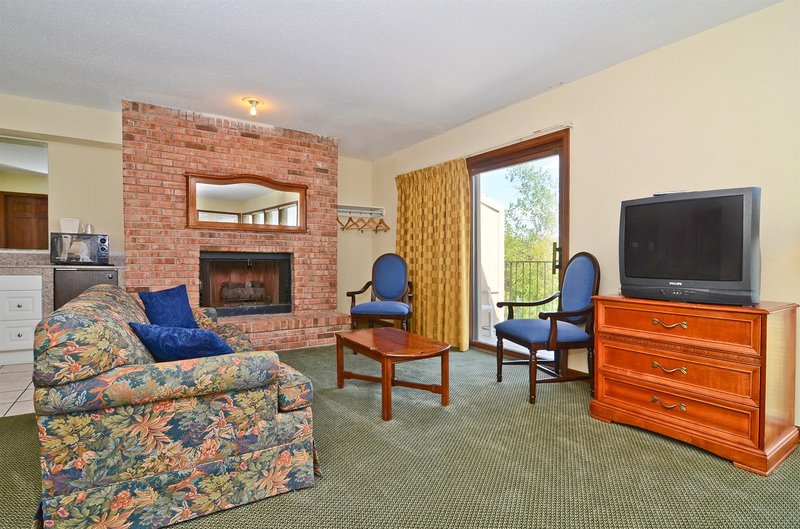 Americas Best Value Inn - Lake Saint Louis, MO