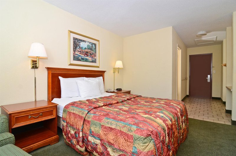 Americas Best Value Inn - Lake Saint Louis, MO