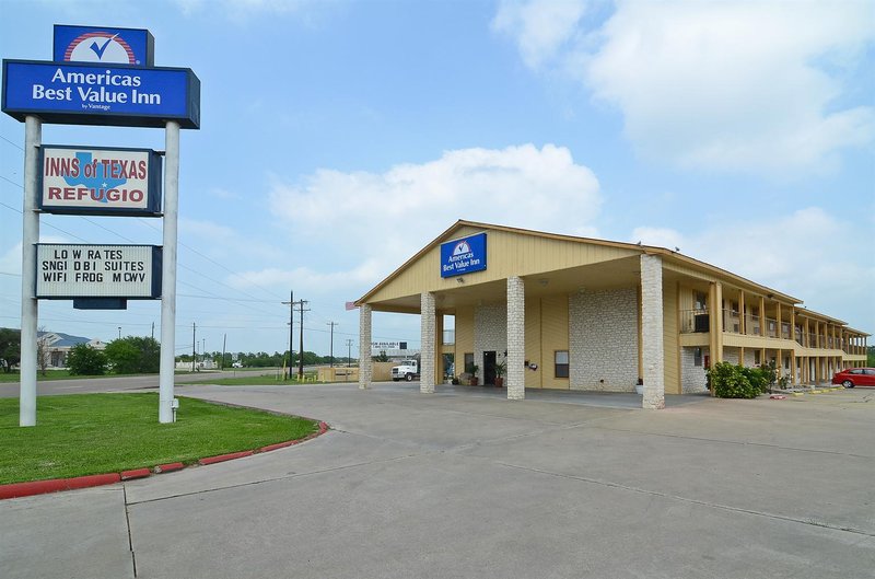 Americas Best Value Inn - Refugio, TX