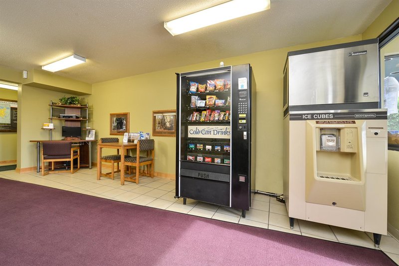 Americas Best Value Inn - Rhinelander, WI