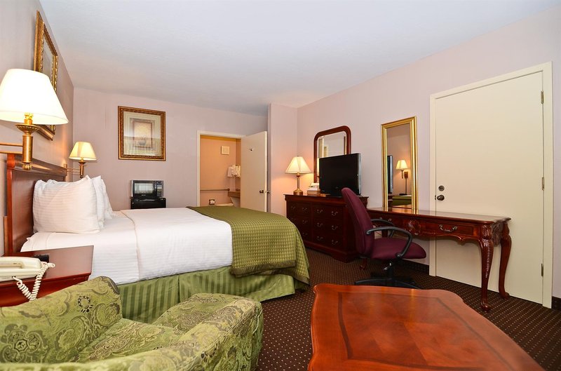 Americas Best Value Inn - Sealy, TX